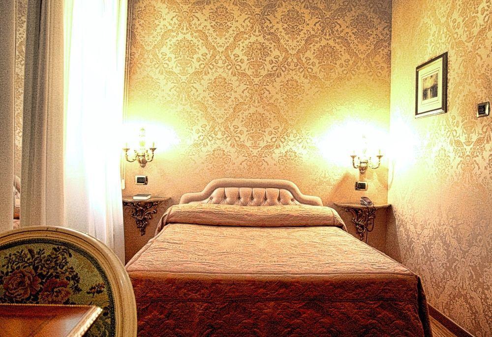 Hotel Des Epoques Ρώμη Εξωτερικό φωτογραφία