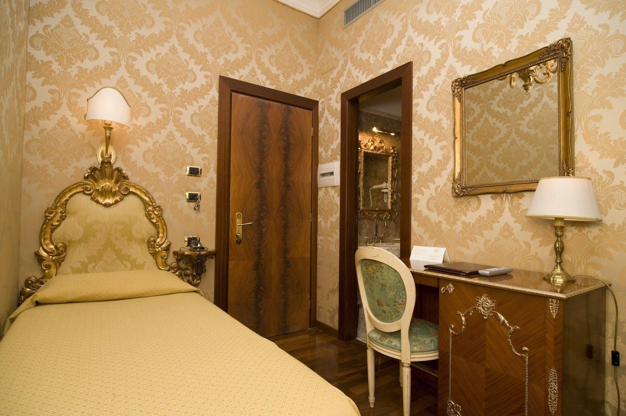 Hotel Des Epoques Ρώμη Εξωτερικό φωτογραφία
